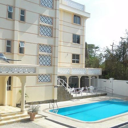 Pavilion Holiday Resort Bamburi Esterno foto