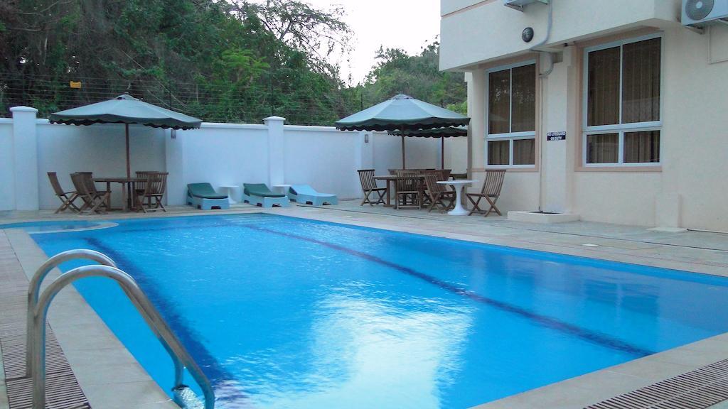 Pavilion Holiday Resort Bamburi Esterno foto