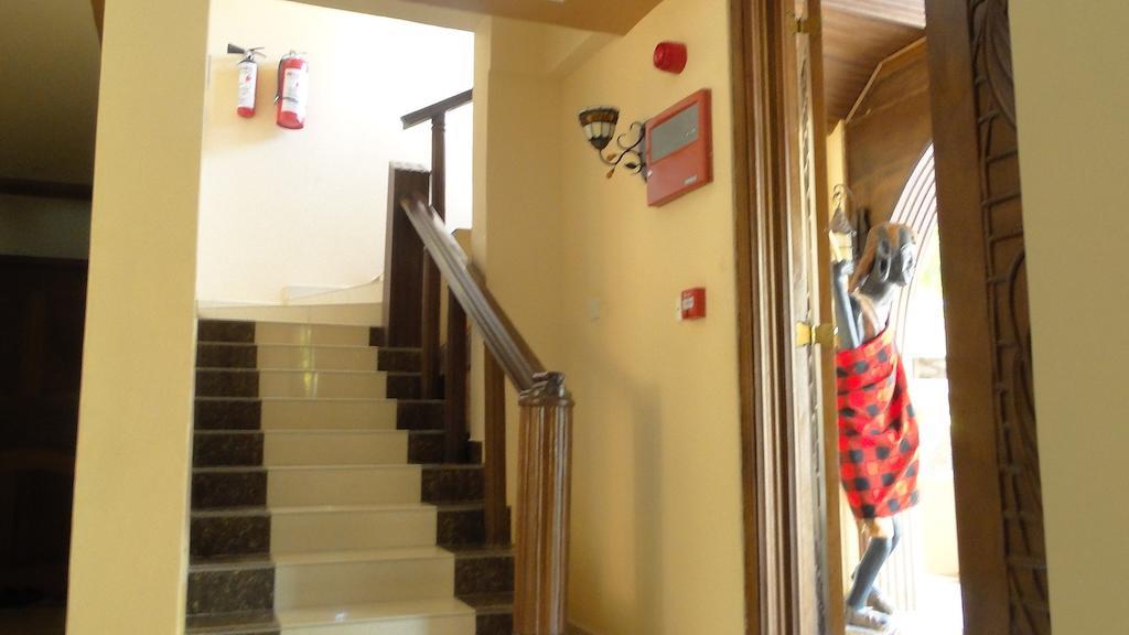 Pavilion Holiday Resort Bamburi Esterno foto