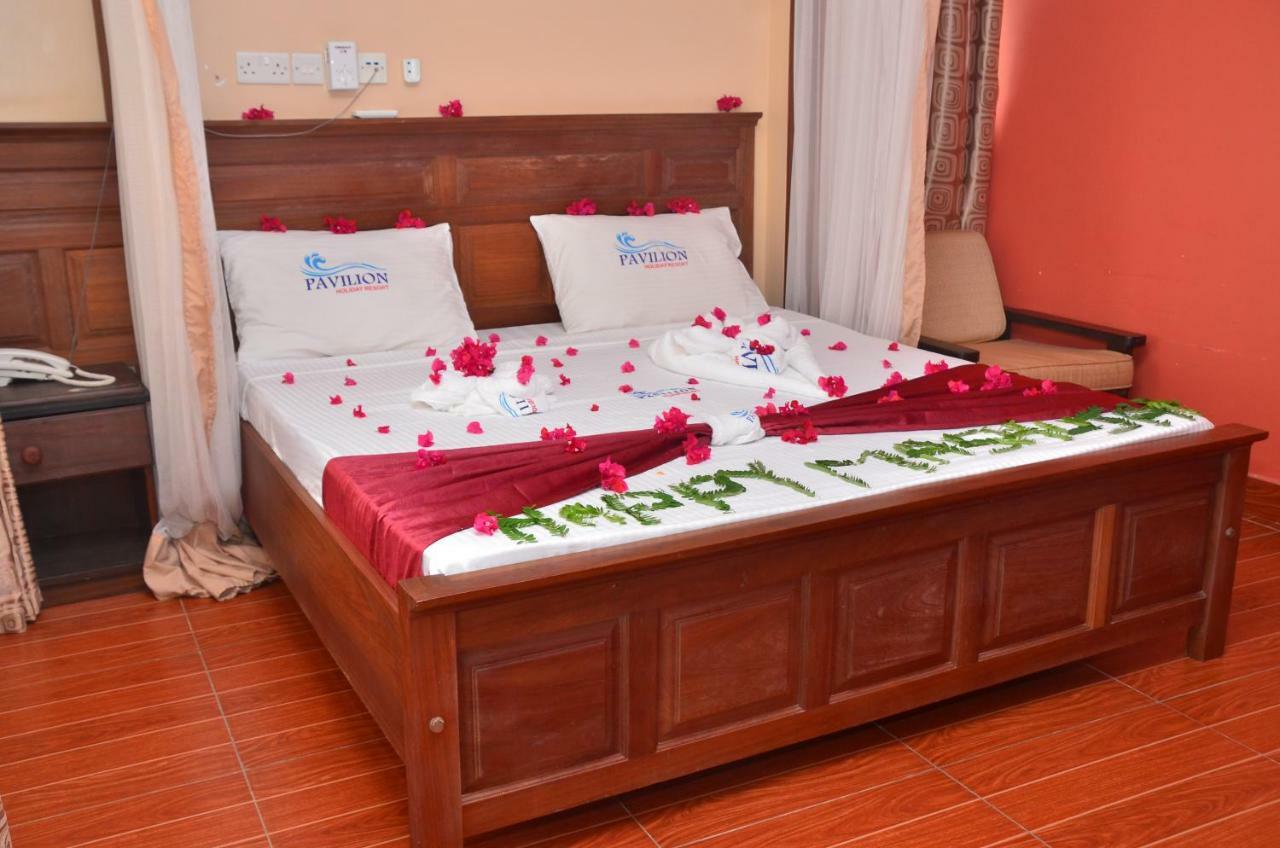 Pavilion Holiday Resort Bamburi Esterno foto